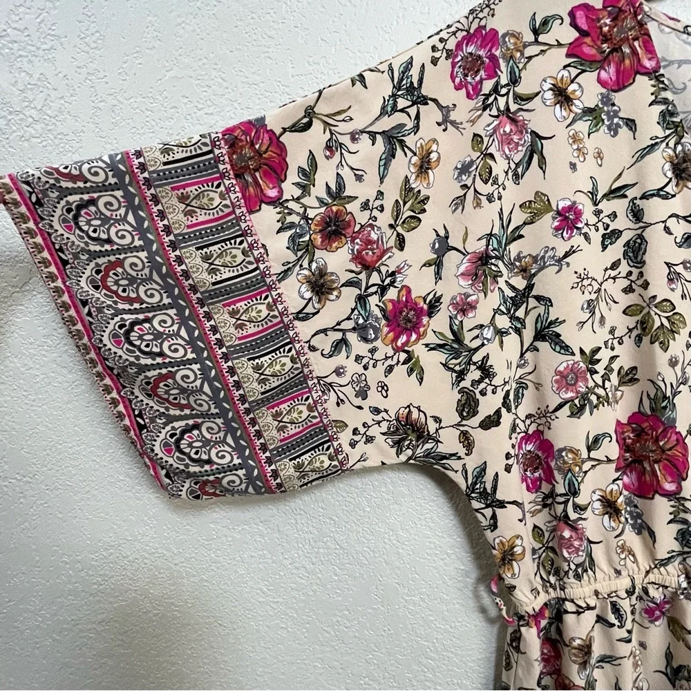 🌲3/$25 Floral Capri Length Jumpsuit - Picture 2 of 6